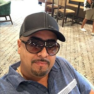 Meet your Posher, Ramiro